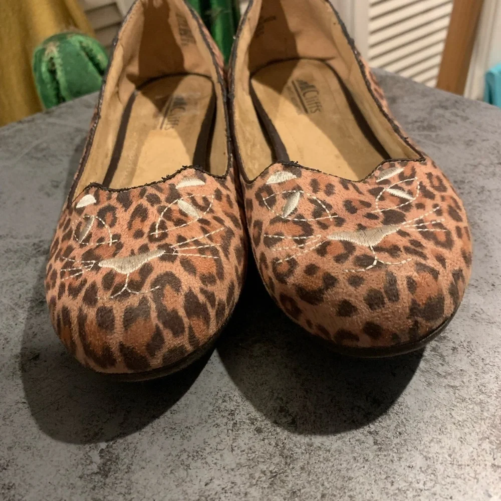 Cliffs by White Mountain Roar Leopard Print Slip On Ballet Flats 9 1/2 women’s
